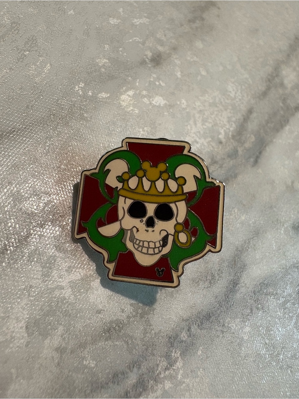 Disney skull pirate king hidden Mickey pin